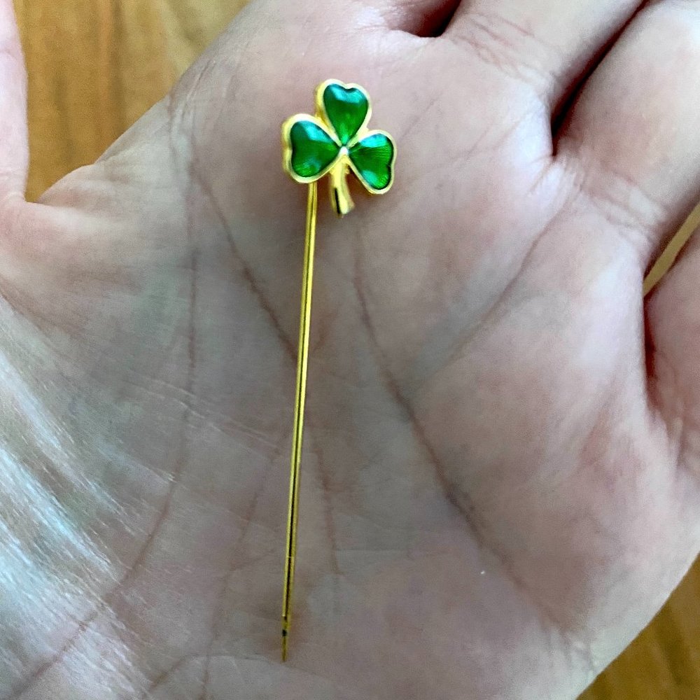 Vintage Enamel Shamrock Stickpin